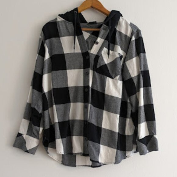 torrid Tops - Torrid Cream and Black Plaid Flannel with Hood Size 1/1X